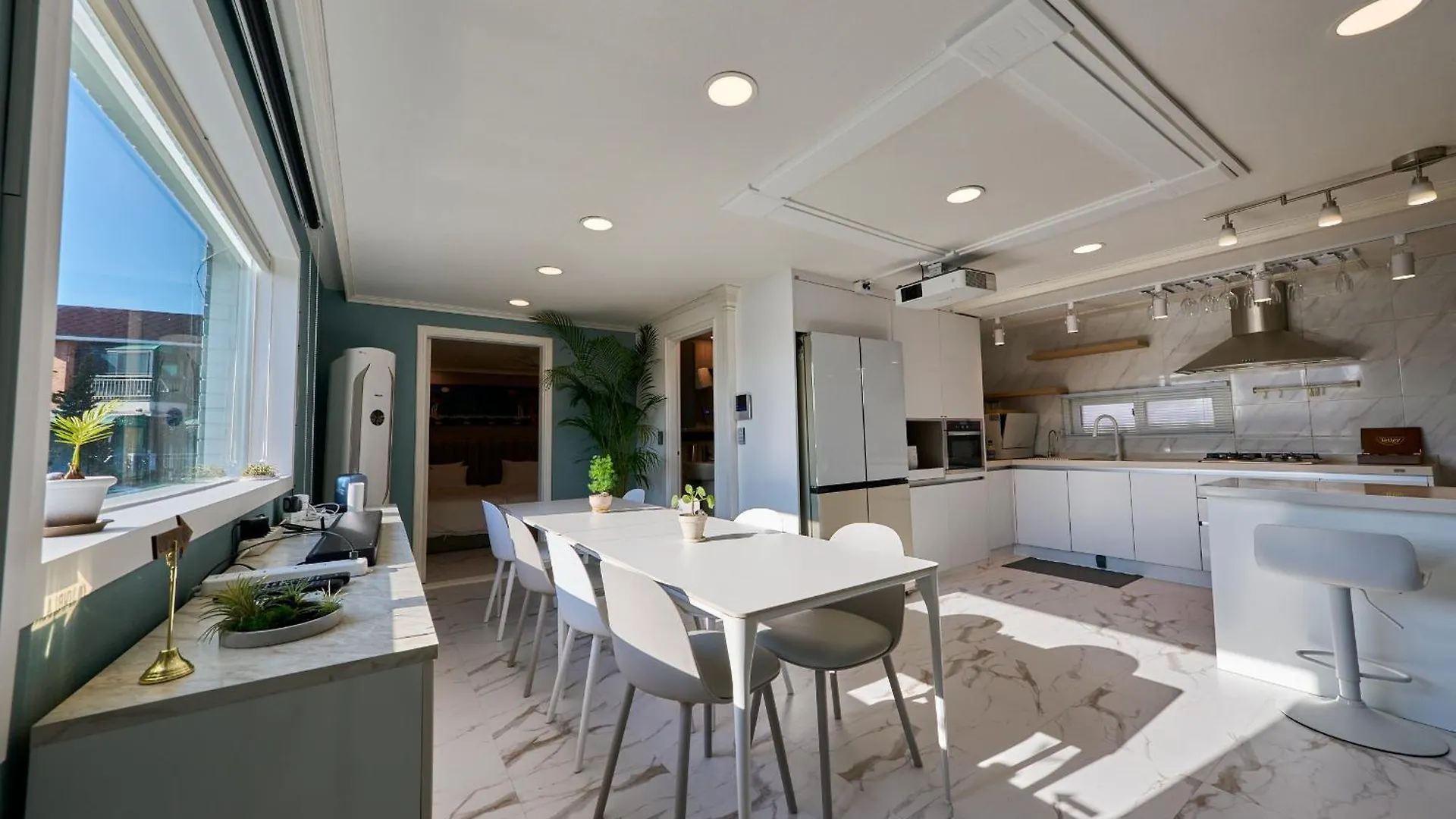 Ht Tailored Service Urban Retreat Gym And Garden Сеул